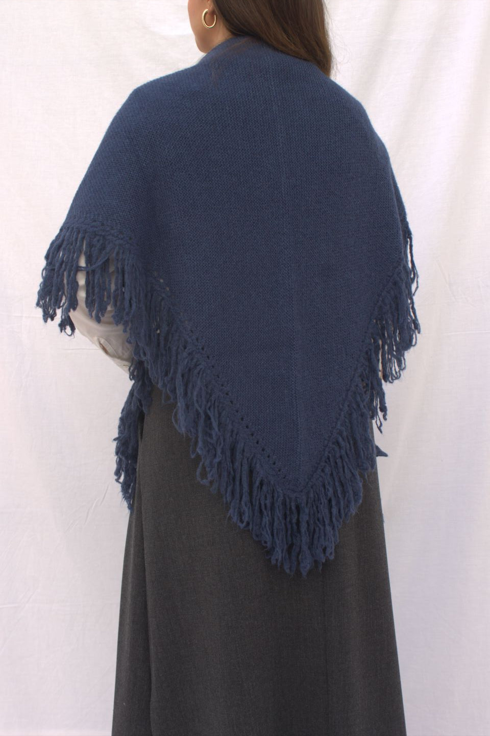 PONCHO FLECOS AZUL PETRÓLEO