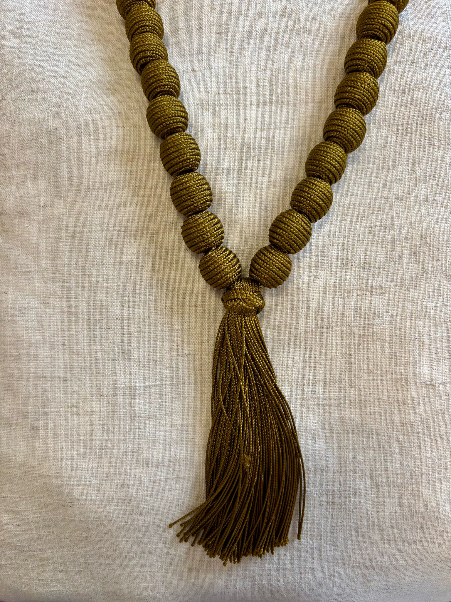 Collar YAIZA verde oliva